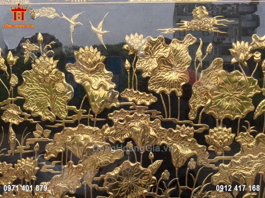 Hình ảnh hoa sen mạ vàng 24K sắc nét và tinh xảo